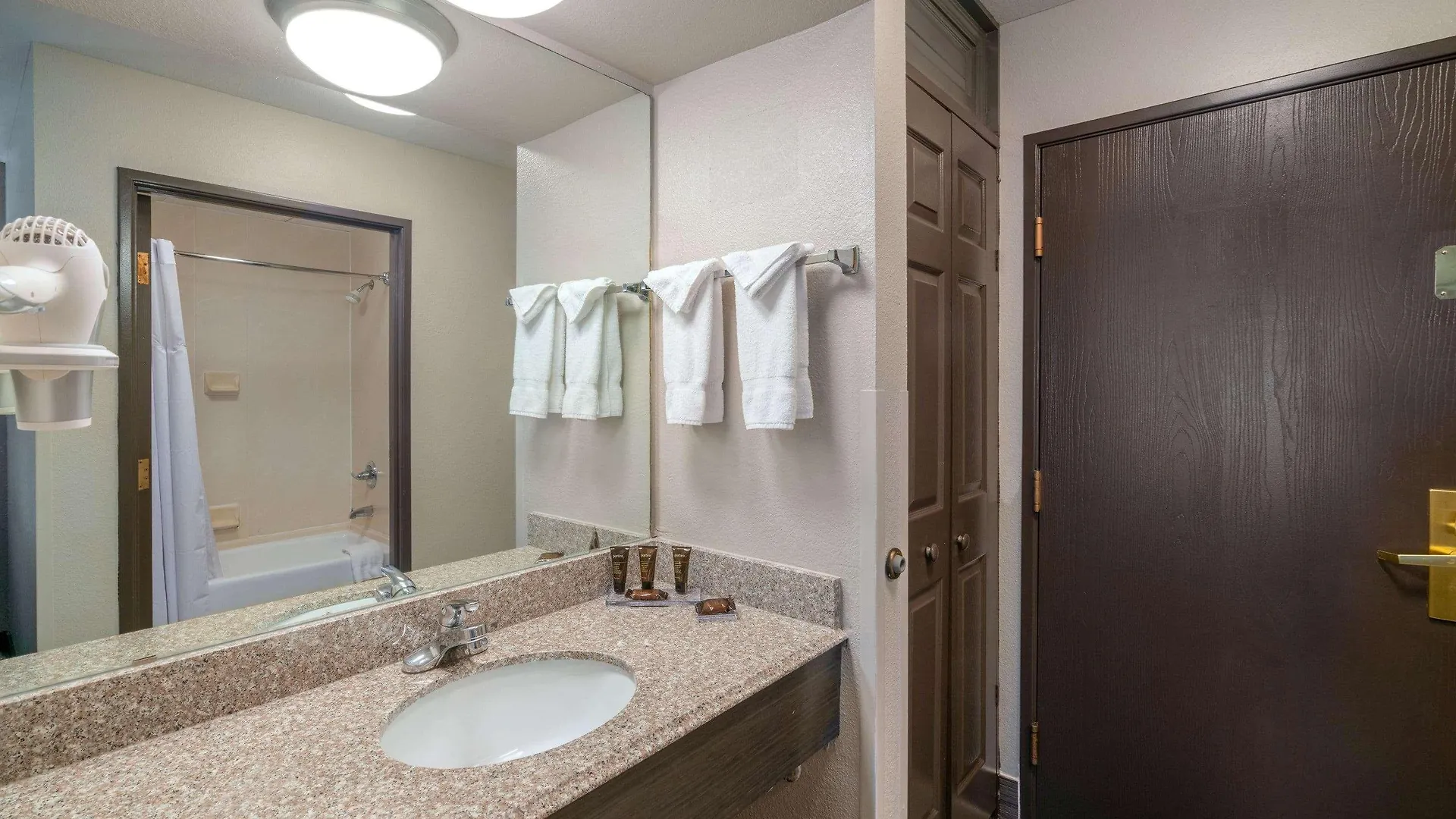 Hotel Wingate By Wyndham Memphis East